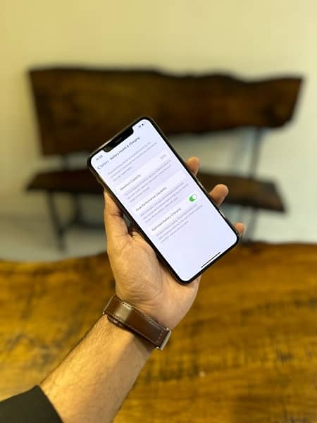 Iphone 11 pro max 256gb pta aproved jv 3