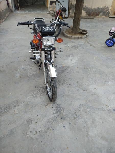 Well-Maintained Honda 125cc Motorcycle for Sale – Excellent Condition 3