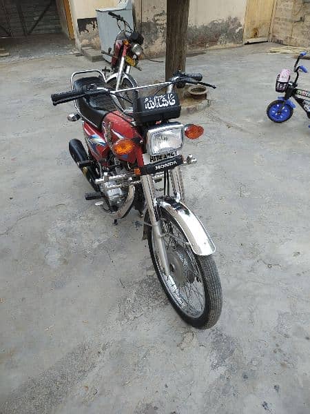 Well-Maintained Honda 125cc Motorcycle for Sale – Excellent Condition 4