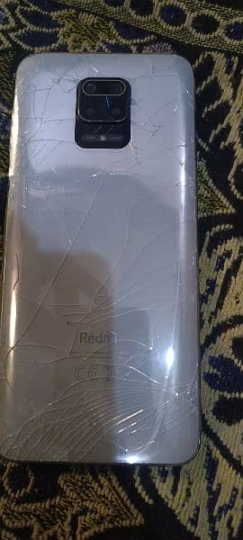 Redmi note 9 pro with box and charger back crack 4