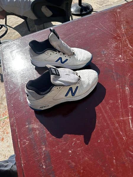 New balance spikes shoes better condition in fully discount 3