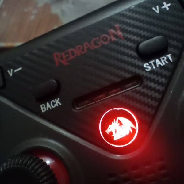 game controller  ( redragon) 1