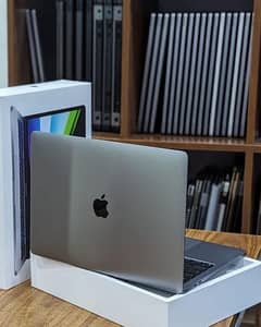 macbook pro M2 13inch