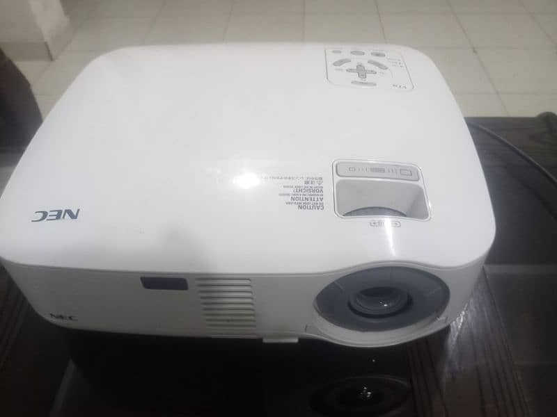 VGA and HDMI multimedia projectors available in wholesale price 8
