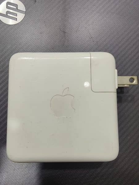 Apple type C Charger 61 wt 1