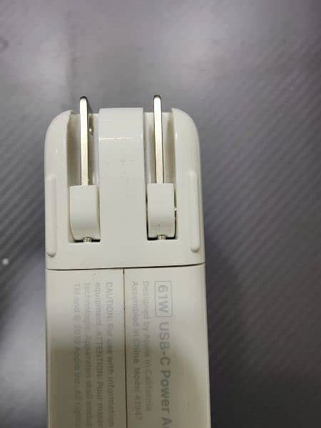 Apple type C Charger 61 wt 3