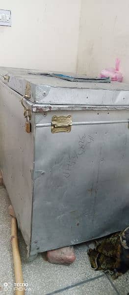 1trunk 4 x 3 x 2 for sale 1