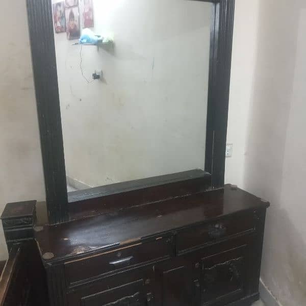 dressing table with mirror 1