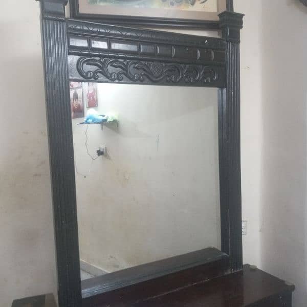 dressing table with mirror 2