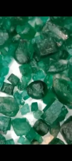 swat good quality emerald available