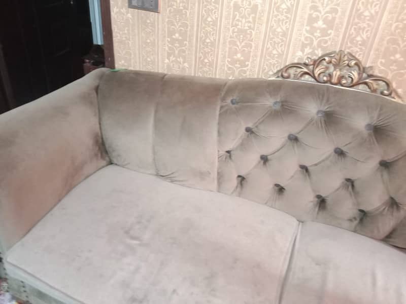 Exuctive sofa good condition 1