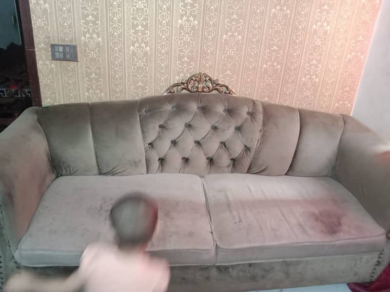 Exuctive sofa good condition 3