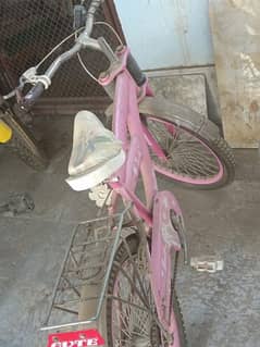 i am selling beautiful bicycle for girls for up to 12 years. 0