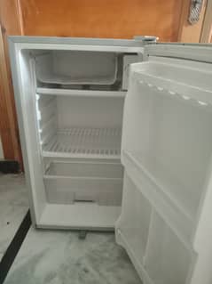 Signature Refrigerator/ Office Room Fridge / Single door fridge