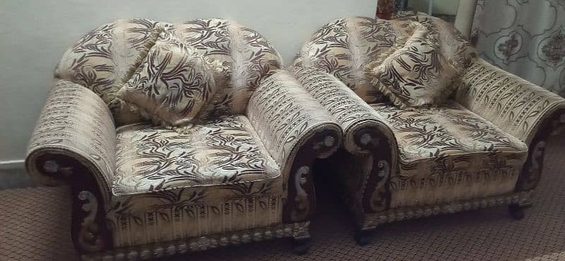 7-Seater Sofa Shesham Wood with cousin and One Center Table 3
