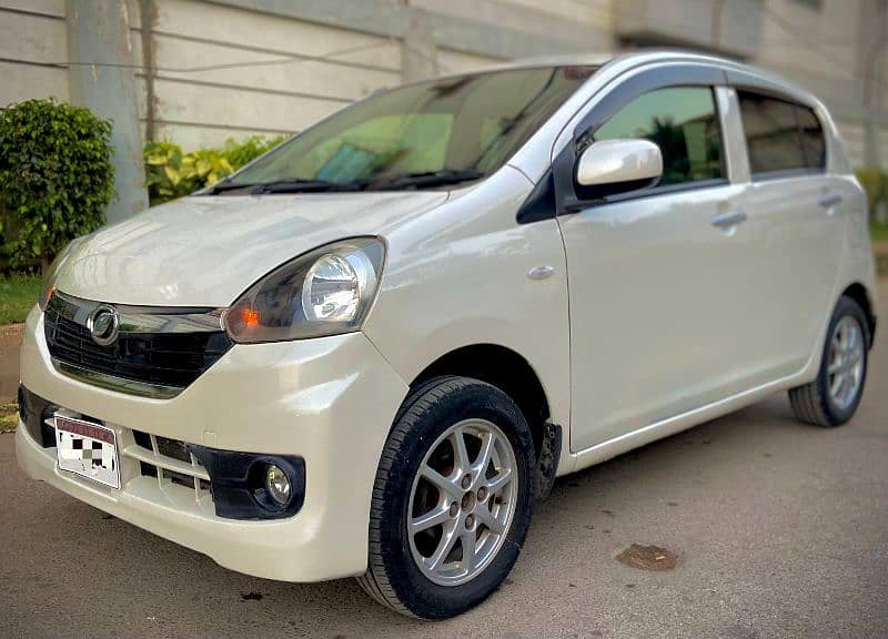 Daihatsu Mira 2014 Reg. 2016 Pearl white Color original condition 2