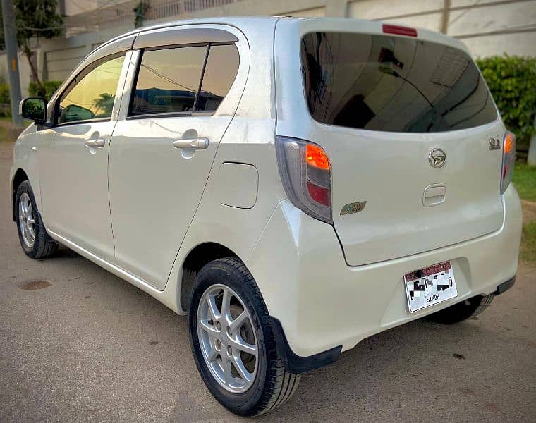 Daihatsu Mira 2014 Reg. 2016 Pearl white Color original condition 4