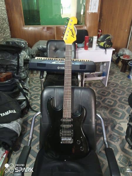 Luna Electric Guitar 4