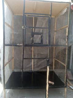 hen wood cage. 0