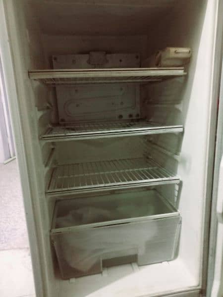 DAWLANCE fridge is available 3