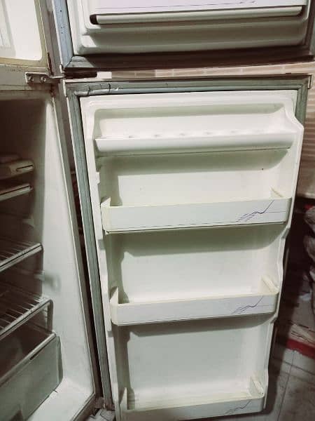 DAWLANCE fridge is available 4