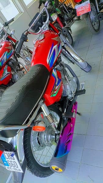 Honda 125 for sale in good condition only serious Byer contact me 1