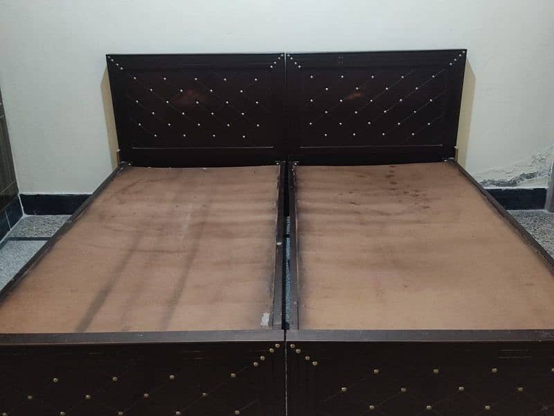 2 Single Beds 4