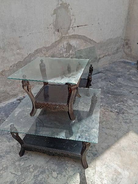 3 table with glas 9