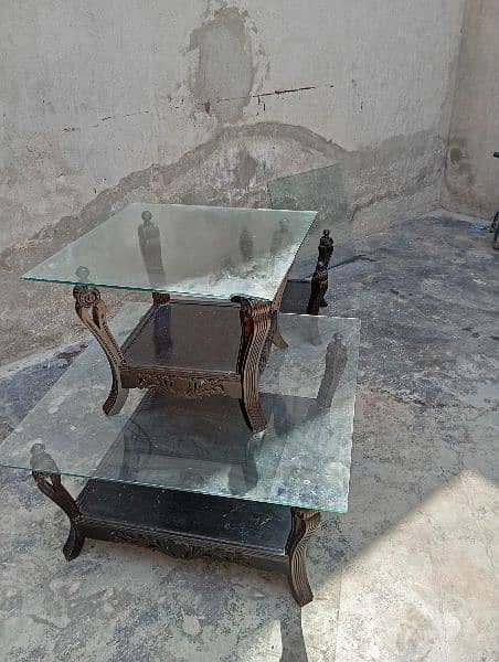 3 table with glas 10