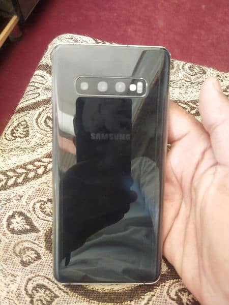 Samsung S10+ 1