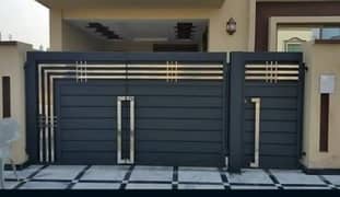 Iron gate/Steel Staiis /main gates/window's iron/steel door/frames