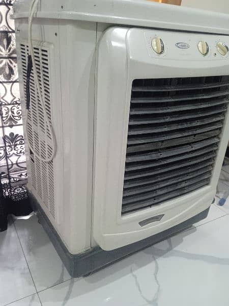 YASHICA Air Cooler with 2 inch newly installed Pads 1