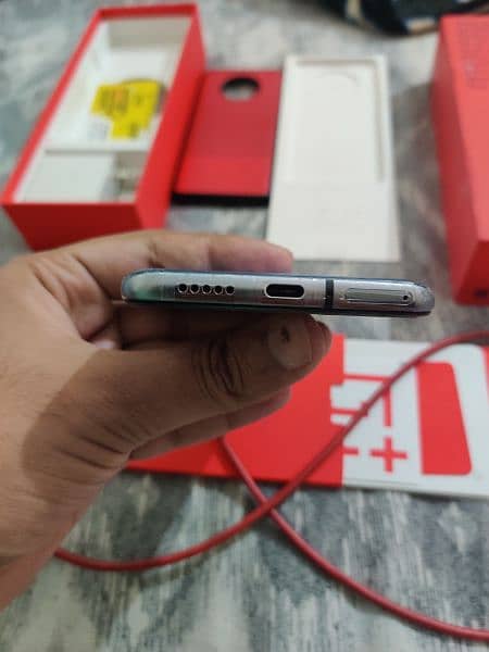 OnePlus 7T 8/128 GB (Complete Box) 6