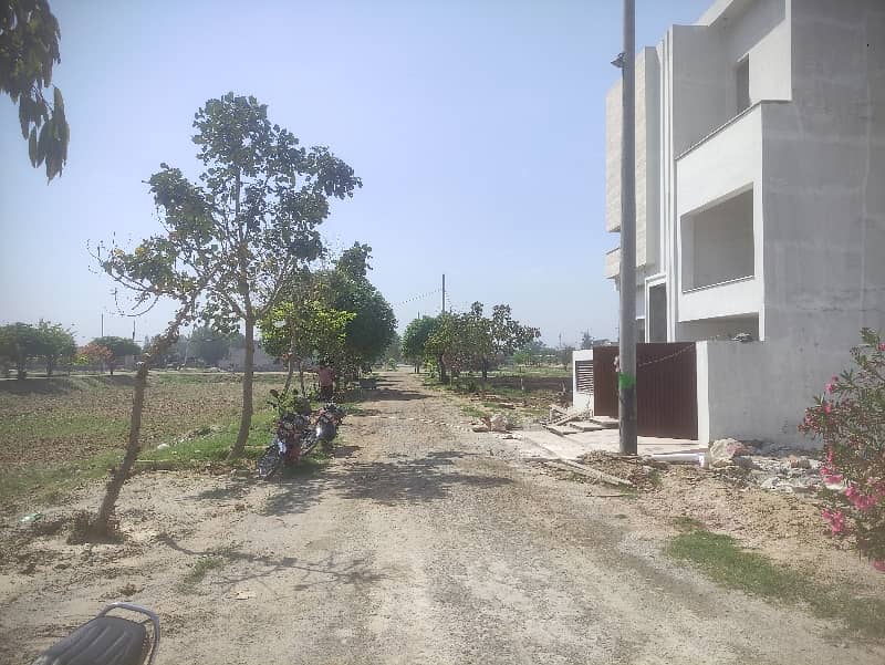 B Block 30F Road COMMERCIAL 8marla Back Of Safari Garden Housing Scheme Lahore 1