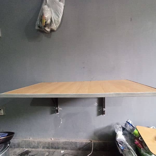 Laptop | Study fixed table available in very good condition 2