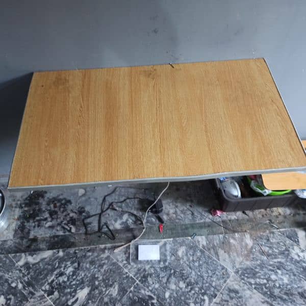 Laptop | Study fixed table available in very good condition 3
