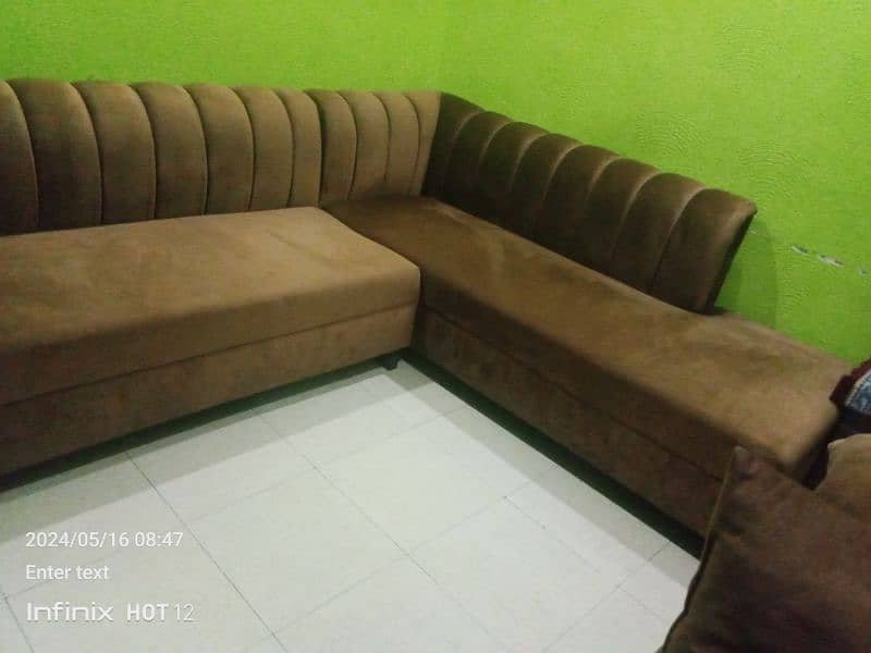 L shape new condition sofa set newly purchased 4