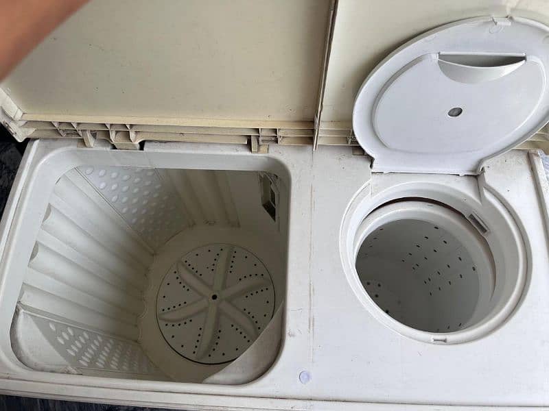 Toyo 2 in 1 washing machine 1