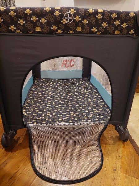 Baby cot and play pen 2