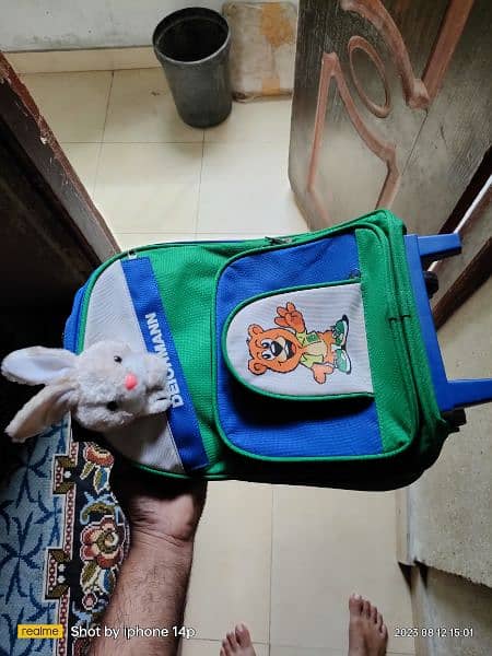 Imported+school+bag+with+wheels 3