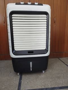 AIR COOLER ONLY 1 AND HALF MONTH USED