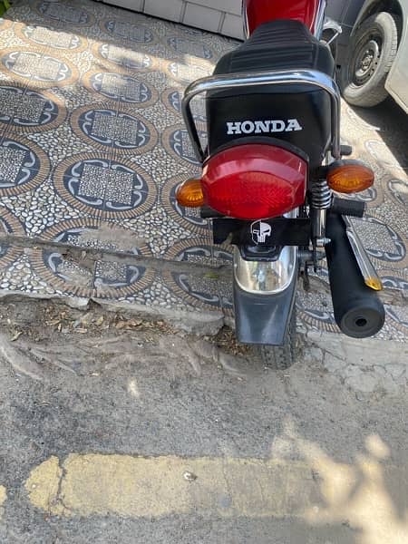 honda 125 model 21/22 good condition contact only whatsap 2