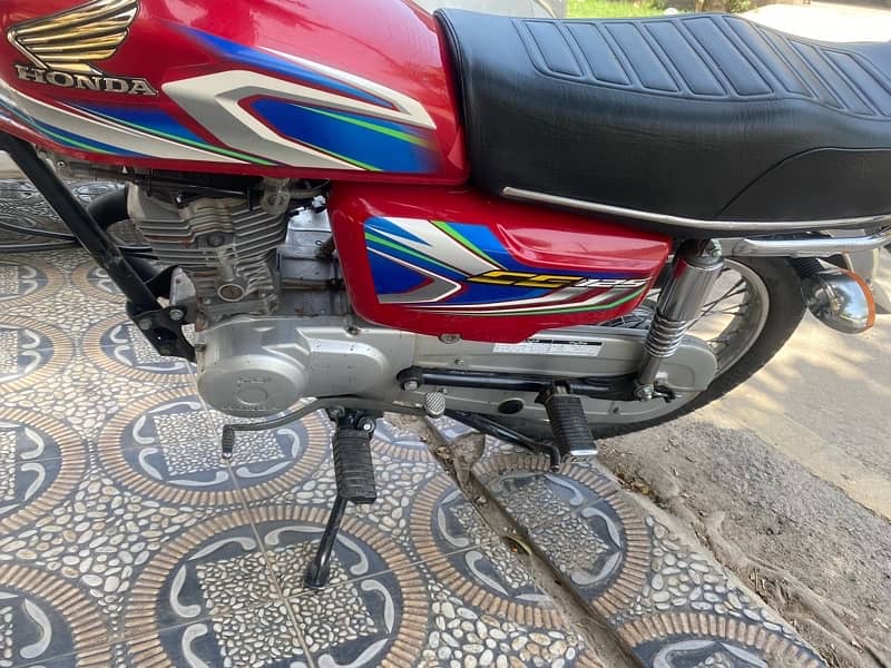 honda 125 model 21/22 good condition contact only whatsap 4