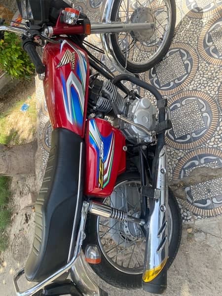 honda 125 model 21/22 good condition contact only whatsap 8
