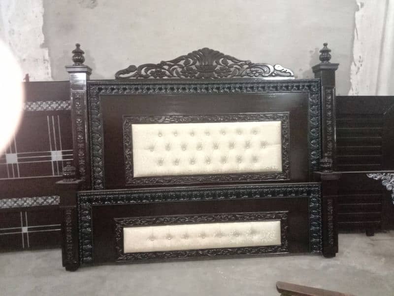 double bed/brass bed/bed set/furniture for sale 5
