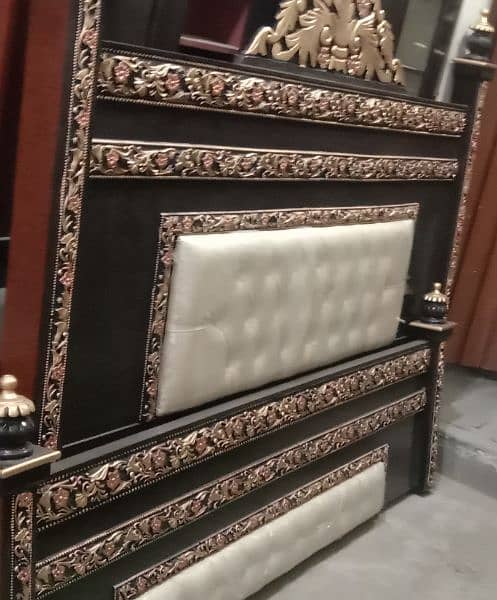 double bed/brass bed/bed set/furniture for sale 6