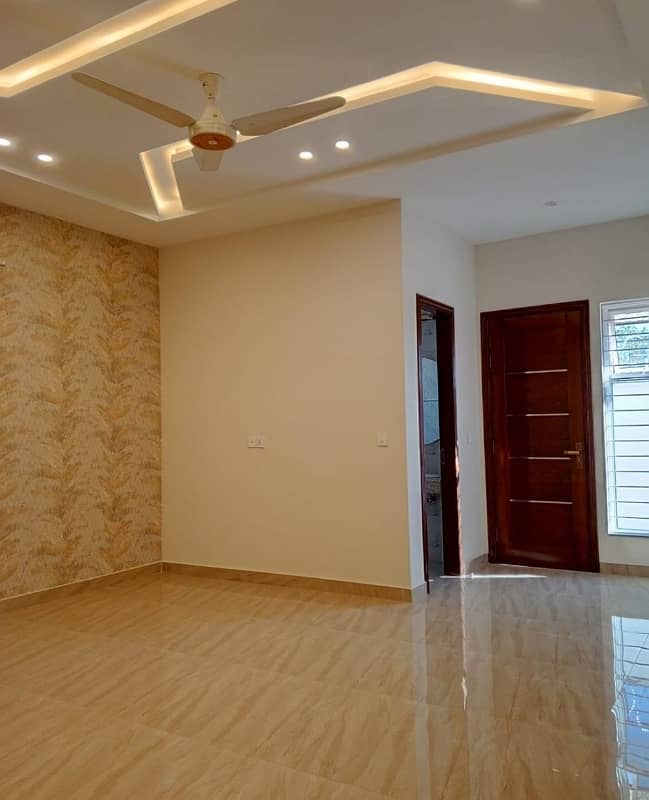 10 Marla Upper portion available For rent in G-13 2