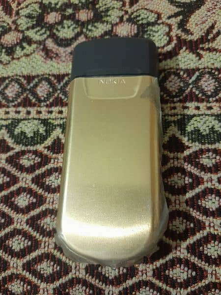 Nokia 8800 Gold mint Condition 4