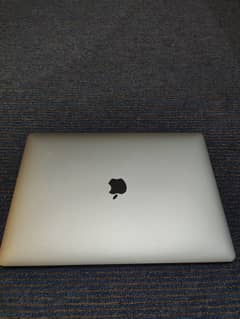 MacBook pro 2019 - 15 Inch - space grey - 16/500 GB - Battery H 86% 0