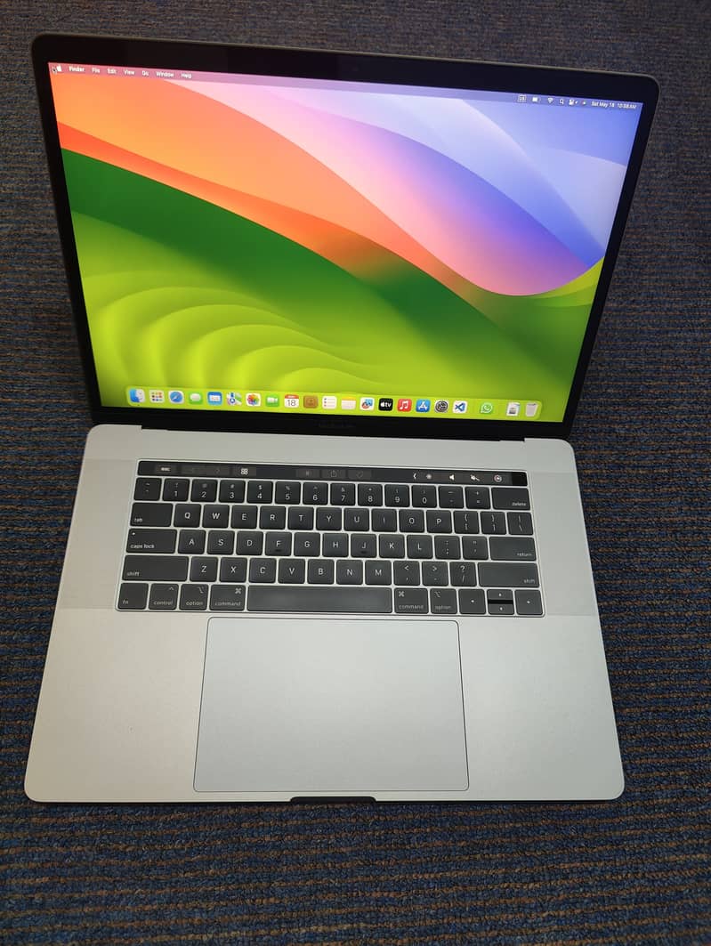 MacBook pro 2019 - 15 Inch - space grey - 16/500 GB - Battery H 86% 6